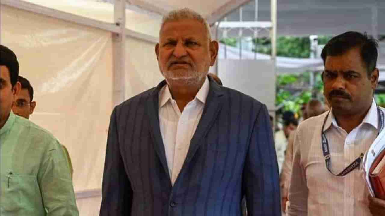 ಸದನದಲ್ಲಿ ಕುಳಿತು ರಮ್ಮಿ ಆಡಿದ್ದ ಮಹಾರಾಷ್ಟ್ರ ಸಚಿವ ಮಾಣಿಕ್ರಾವ್ಗೆ ಕ್ರೀಡಾ ಖಾತೆ