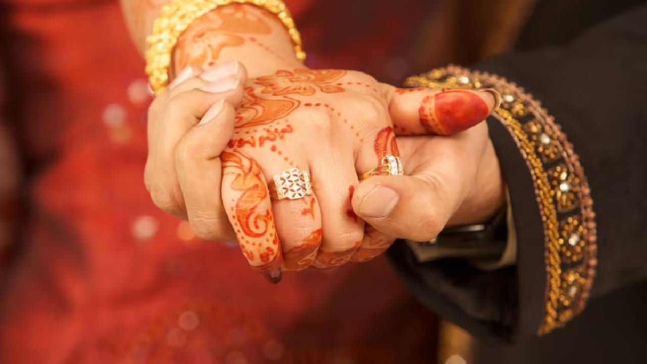 ಈ ಹಳ್ಳಿಯಲ್ಲಿ ಪೋಷಕರ ಒಪ್ಪಿಗೆ ಪಡೆಯದೆ ಪ್ರೇಮ ವಿವಾಹವಾಗುವಂತಿಲ್ಲ ಈ ಹಳ್ಳಿಯಲ್ಲಿ ಪೋಷಕರ ಒಪ್ಪಿಗೆ ಪಡೆಯದೆ ಪ್ರೇಮ ವಿವಾಹವಾಗುವಂತಿಲ್ಲ