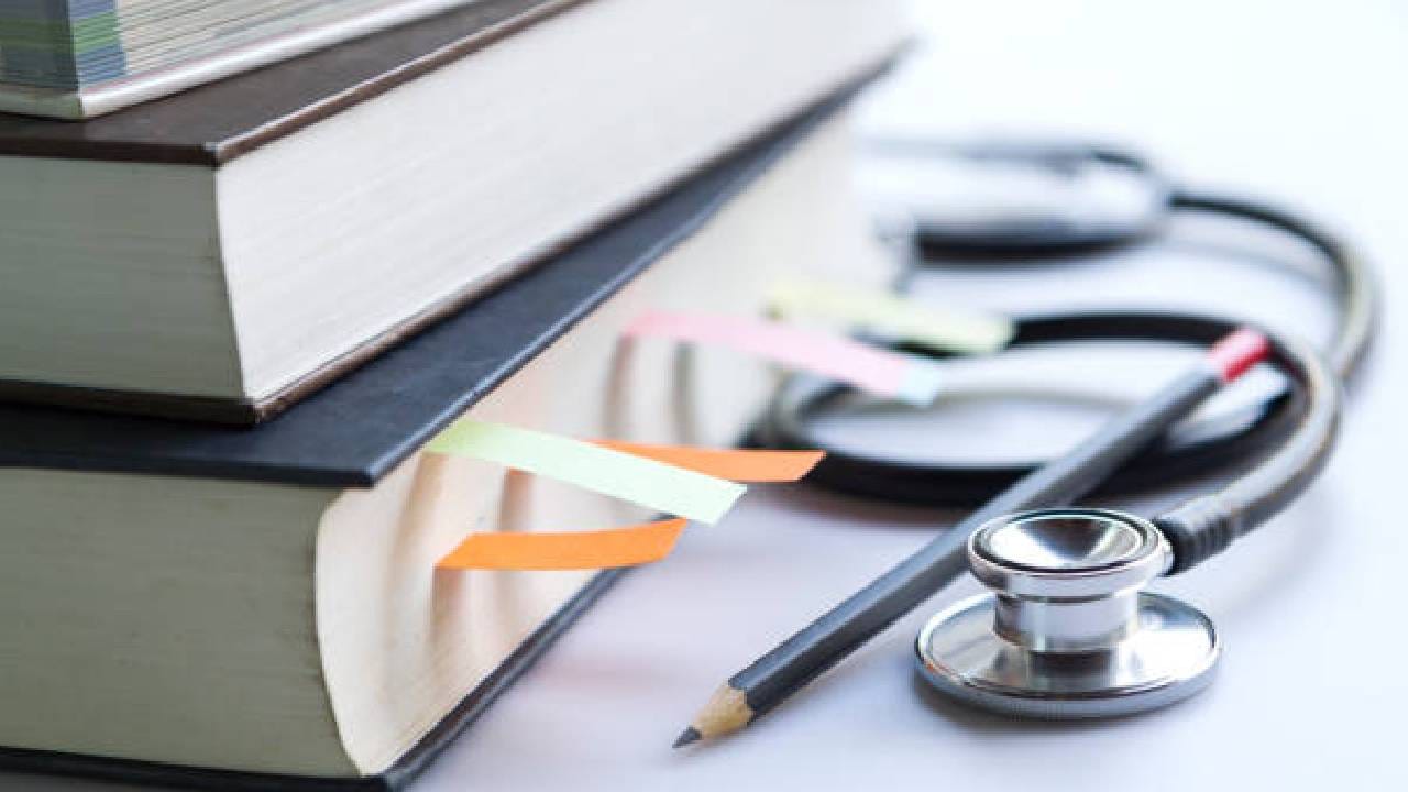 NMC Announce: ನೀಟ್ ಪರೀಕ್ಷೆಗೆ ತಯಾರಿ ನಡೆಸುತ್ತಿರುವ ವಿದ್ಯಾರ್ಥಿಗಳಿಗೆ ಶುಭ ಸುದ್ದಿ, 8000 ಸೀಟುಗಳು ಹೆಚ್ಚಾಗುವ ಸಾಧ್ಯತೆ NMC Announce: ನೀಟ್ ಪರೀಕ್ಷೆಗೆ ತಯಾರಿ ನಡೆಸುತ್ತಿರುವ ವಿದ್ಯಾರ್ಥಿಗಳಿಗೆ ಶುಭ ಸುದ್ದಿ, 8000 ಸೀಟುಗಳು ಹೆಚ್ಚಾಗುವ ಸಾಧ್ಯತೆ