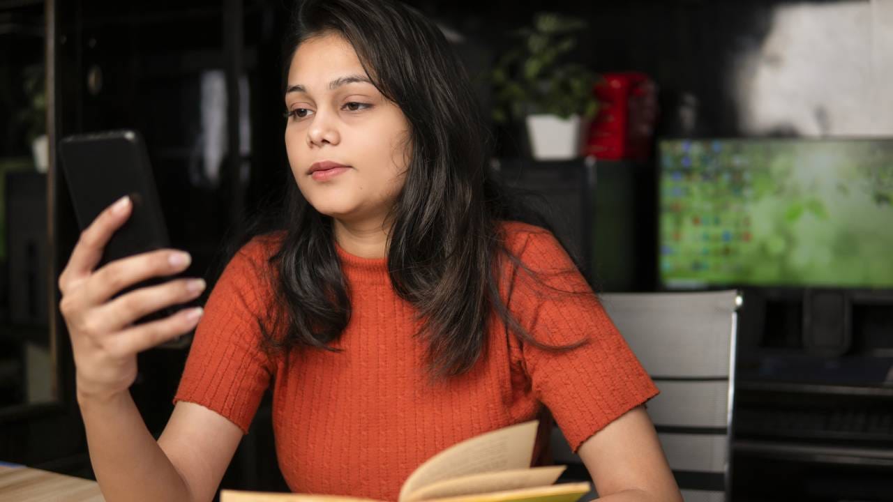 ದುಬಾರಿಯಾಗಲಿದೆ ಮೊಬೈಲ್ ಬಿಲ್; ಮುಂಬರುವ ತಿಂಗಳಲ್ಲಿ ಬೆಲೆ ಏರಿಸಲಿವೆ ಟೆಲಿಕಾಂ ಕಂಪನಿಗಳು