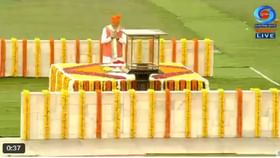 ಸ್ವಾತಂತ್ರ್ಯ ದಿನ: ರಾಜ್​ಘಾಟ್​ನಲ್ಲಿ ಮಹಾತ್ಮ ಗಾಂಧಿಗೆ ಗೌರವ ಸಲ್ಲಿಸಿದ ಪ್ರ