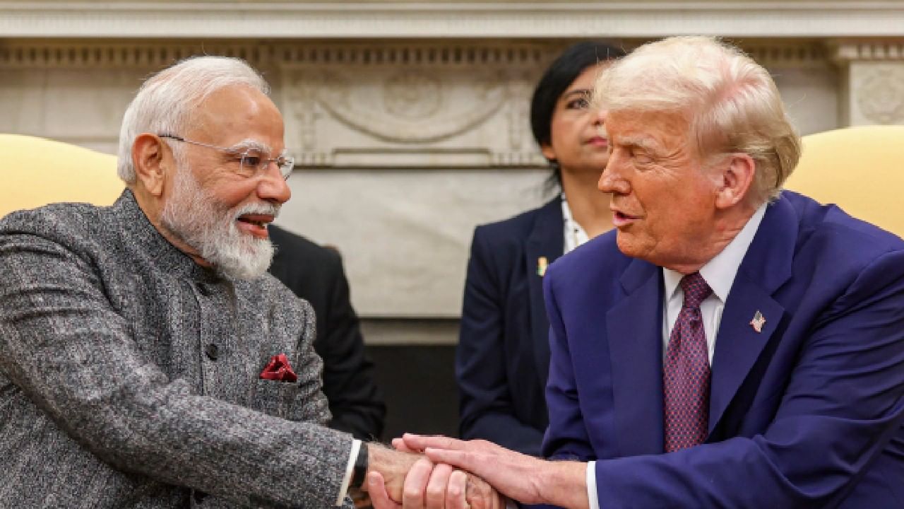 ಸುಮ್ಮನೆ ನಮ್ಮನ್ನು ಟಾರ್ಗೆಟ್ ಮಾಡಬೇಡಿ; ಟ್ರಂಪ್ ಸುಂಕ ಬೆದರಿಕೆಗೆ ಭಾರತ ತಿರುಗೇಟು ಸುಮ್ಮನೆ ನಮ್ಮನ್ನು ಟಾರ್ಗೆಟ್ ಮಾಡಬೇಡಿ; ಟ್ರಂಪ್ ಸುಂಕ ಬೆದರಿಕೆಗೆ ಭಾರತ ತಿರುಗೇಟು