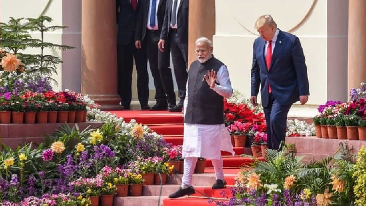 ಅನ್ಯಾಯ, ಅಸಮಂಜಸ; ಶೇ. 25ರಷ್ಟು ಹೆಚ್ಚುವರಿ ಸುಂಕ ವಿಧಿಸಿದ ಟ್ರಂಪ್ಗೆ ಭಾರತ ತಿರುಗೇಟು ಅನ್ಯಾಯ, ಅಸಮಂಜಸ; ಶೇ. 25ರಷ್ಟು ಹೆಚ್ಚುವರಿ ಸುಂಕ ವಿಧಿಸಿದ ಟ್ರಂಪ್ಗೆ ಭಾರತ ತಿರುಗೇಟು