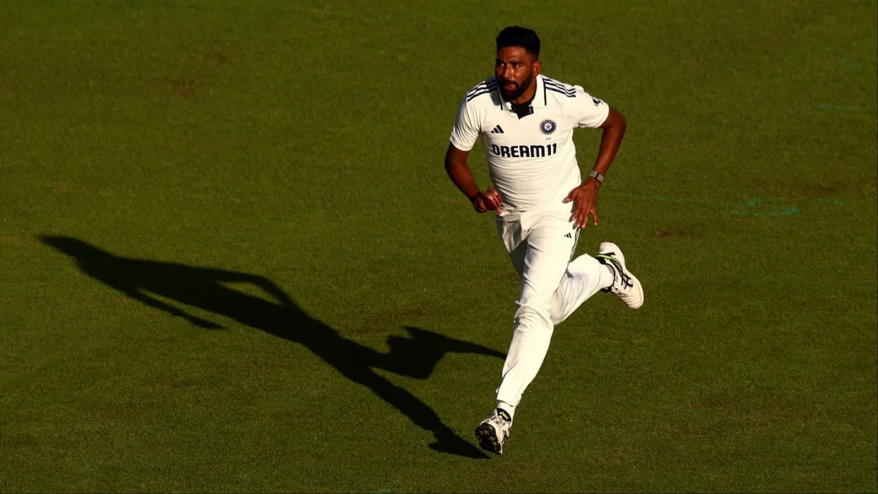 IND vs ENG: 23 ವಿಕೆಟ್ ಉರುಳಿಸಲು ಮೊಹಮ್ಮದ್ ಸಿರಾಜ್ ಓಡಿದ ದೂರ ಎಷ್ಟು ಕಿ.ಮೀ ಗೊತ್ತಾ? IND vs ENG: 23 ವಿಕೆಟ್ ಉರುಳಿಸಲು ಮೊಹಮ್ಮದ್ ಸಿರಾಜ್ ಓಡಿದ ದೂರ ಎಷ್ಟು ಕಿ.ಮೀ ಗೊತ್ತಾ?