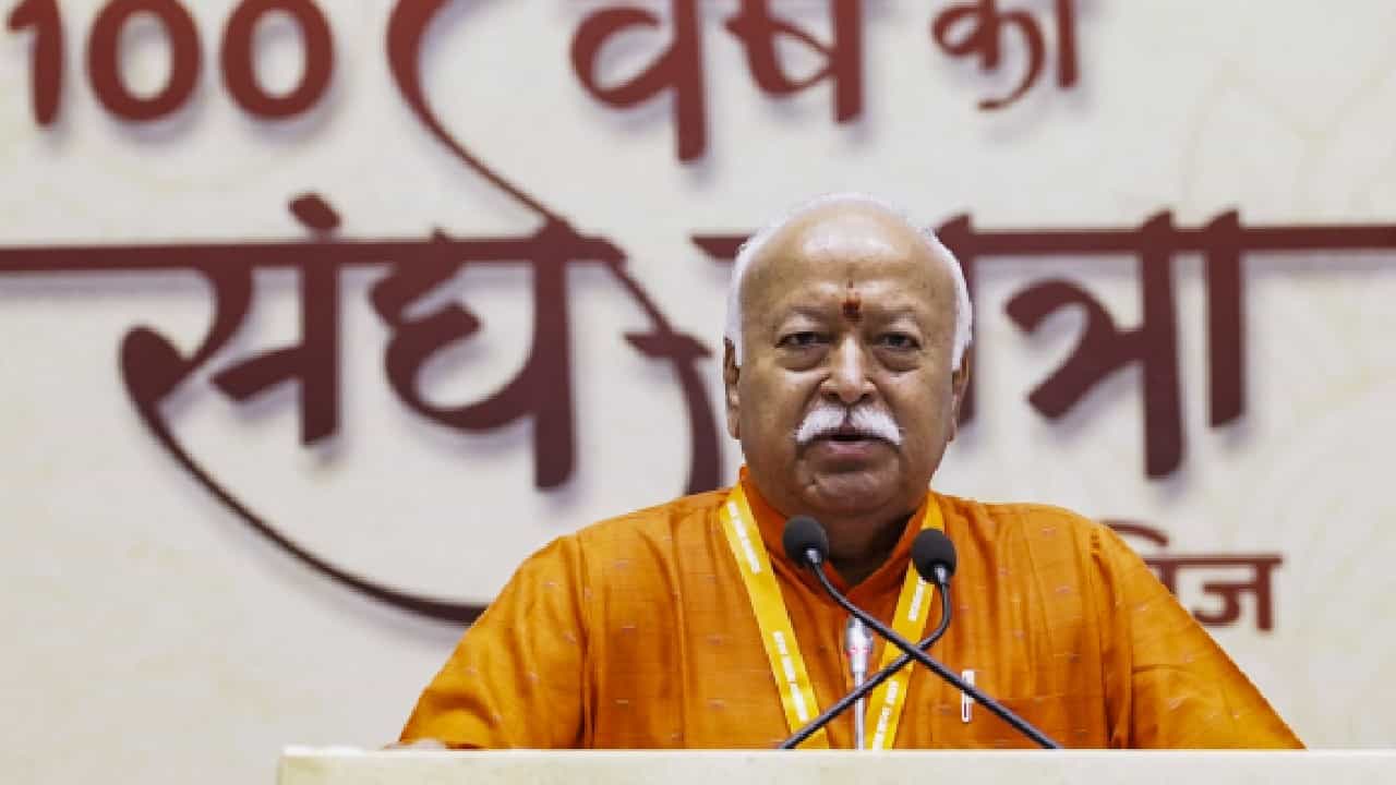 ದೇವಸ್ಥಾನ, ನೀರು, ಸ್ಮಶಾನದ ನಡುವೆ ಯಾವ ವ್ಯತ್ಯಾಸವೂ ಇರಬಾರದು; ಆರ್ಎಸ್ಎಸ್ ಮುಖ್ಯಸ್ಥ ಮೋಹನ್ ಭಾಗವತ್ ದೇವಸ್ಥಾನ, ನೀರು, ಸ್ಮಶಾನದ ನಡುವೆ ಯಾವ ವ್ಯತ್ಯಾಸವೂ ಇರಬಾರದು; ಆರ್ಎಸ್ಎಸ್ ಮುಖ್ಯಸ್ಥ ಮೋಹನ್ ಭಾಗವತ್