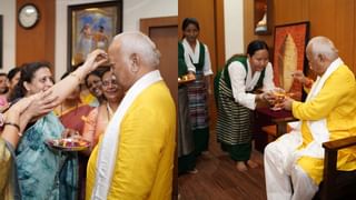 RSS ಮುಖ್ಯಸ್ಥ ಮೋಹನ್ ಭಾಗವತ್​ಗೆ ರಾಖಿ ಕಟ್ಟಿದ ರಾಷ್ಟ್ರೀಯ ಸೇವಿಕಾ ಸಮಿತಿಯ ಸಹೋದರಿಯರು