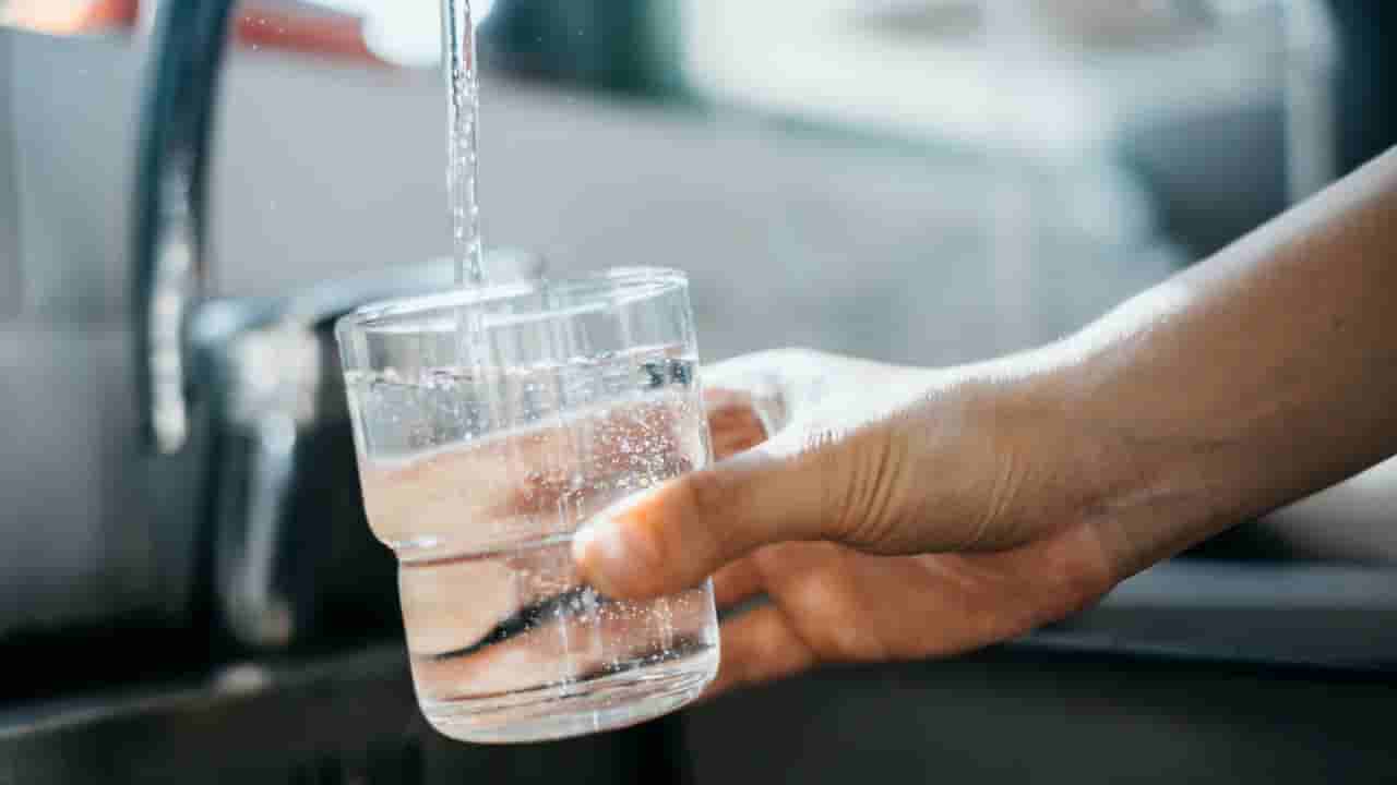 ಮಳೆಗಾಲ ಅಂತಾ ಕಡಿಮೆ ನೀರು ಕುಡಿದ್ರೆ ಈ ಸಮಸ್ಯೆ ಪಕ್ಕಾ ಬರುತ್ತೆ