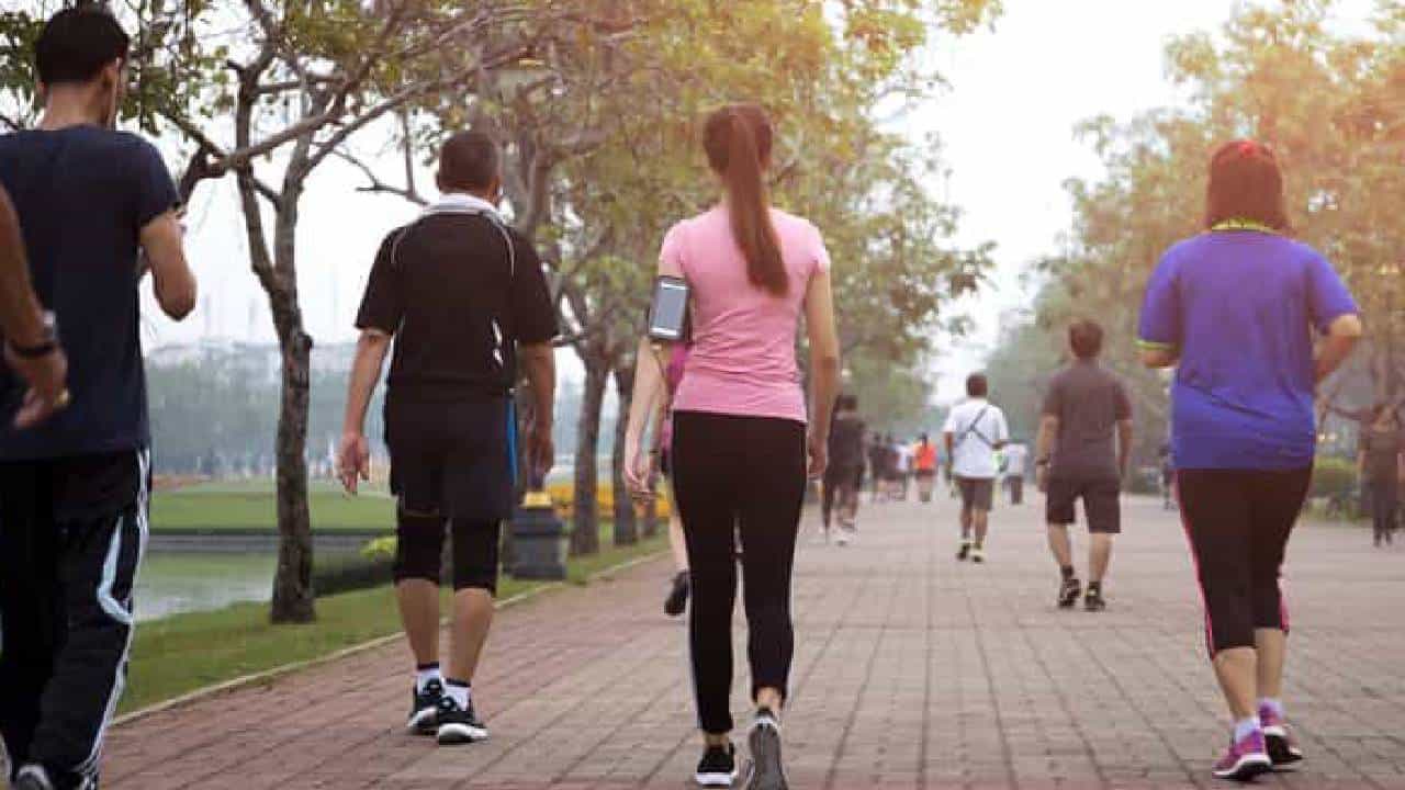 Morning Walk: ಬೆಳಗ್ಗಿನ ಹೊತ್ತು 30 ನಿಮಿಷಗಳ ಕಾಲ ವಾಕಿಂಗ್ ಮಾಡಿದರೆ ಏನಾಗುತ್ತದೆ ಗೊತ್ತಾ? Morning Walk: ಬೆಳಗ್ಗಿನ ಹೊತ್ತು 30 ನಿಮಿಷಗಳ ಕಾಲ ವಾಕಿಂಗ್ ಮಾಡಿದರೆ ಏನಾಗುತ್ತದೆ ಗೊತ್ತಾ?
