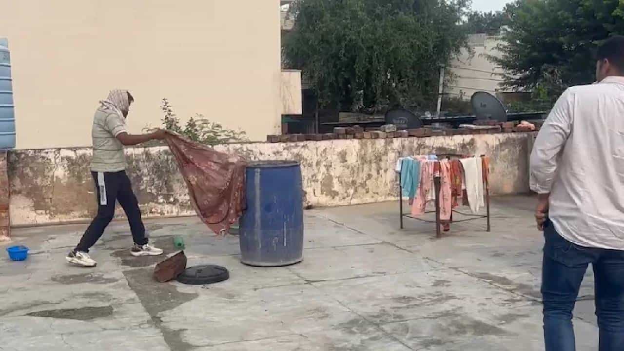 ಜೈಪುರ: ಮನೆಯ ತಾರಸಿ ಮೇಲೆ ಡ್ರಮ್​​ನಲ್ಲಿತ್ತು ಮನೆ ಮಾಲೀಕನ ಶವ, ಹೆಂಡತಿ, ಮಕ್ಕಳು ನಾಪತ್ತೆ