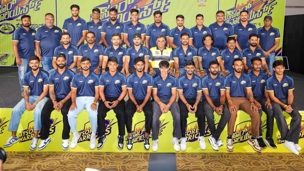 Maharaja Trophy 2025: ಕರುಣ್ ನಾಯರ್ ನಾಯಕತ್ವದಲ್ಲಿ 20 ಸದಸ್ಯರ ತಂಡ ಪ್ರಕಟಿಸಿದ ಮೈಸೂರು ವಾರಿಯರ್ಸ್ Maharaja Trophy 2025: ಕರುಣ್ ನಾಯರ್ ನಾಯಕತ್ವದಲ್ಲಿ 20 ಸದಸ್ಯರ ತಂಡ ಪ್ರಕಟಿಸಿದ ಮೈಸೂರು ವಾರಿಯರ್ಸ್