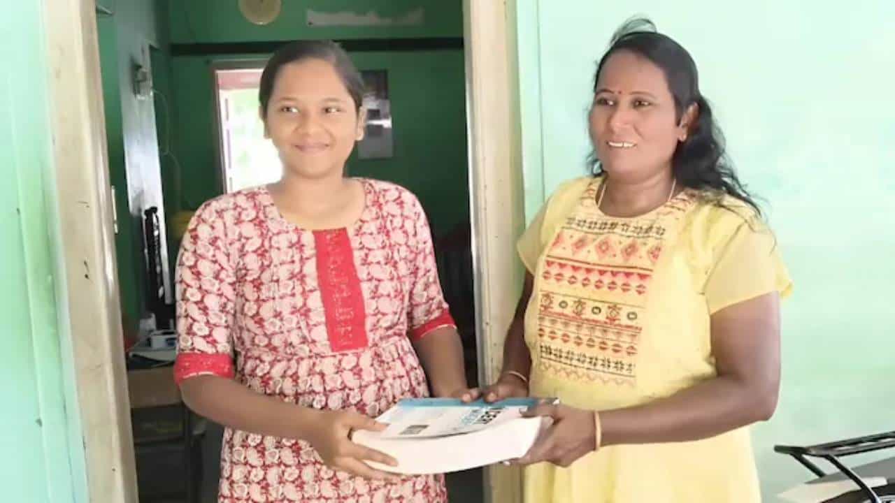 Inspiring Story: ಮಗಳೊಂದಿಗೆ ನೀಟ್ ಯುಜಿ ಪರೀಕ್ಷೆ ಬರೆದು ಉತ್ತೀರ್ಣರಾದ ತಾಯಿ