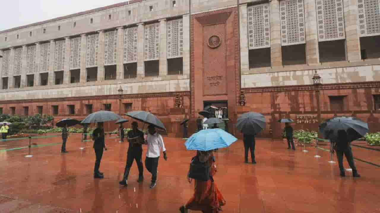 Parliament Security Breach: ಸಂಸತ್ ಭವನದಲ್ಲಿ ಭದ್ರತಾ ವೈಫಲ್ಯ, ಗೋಡೆ ಹಾರಿ ಆವರಣ ಪ್ರವೇಶಿಸಿದ ವ್ಯಕ್ತಿ