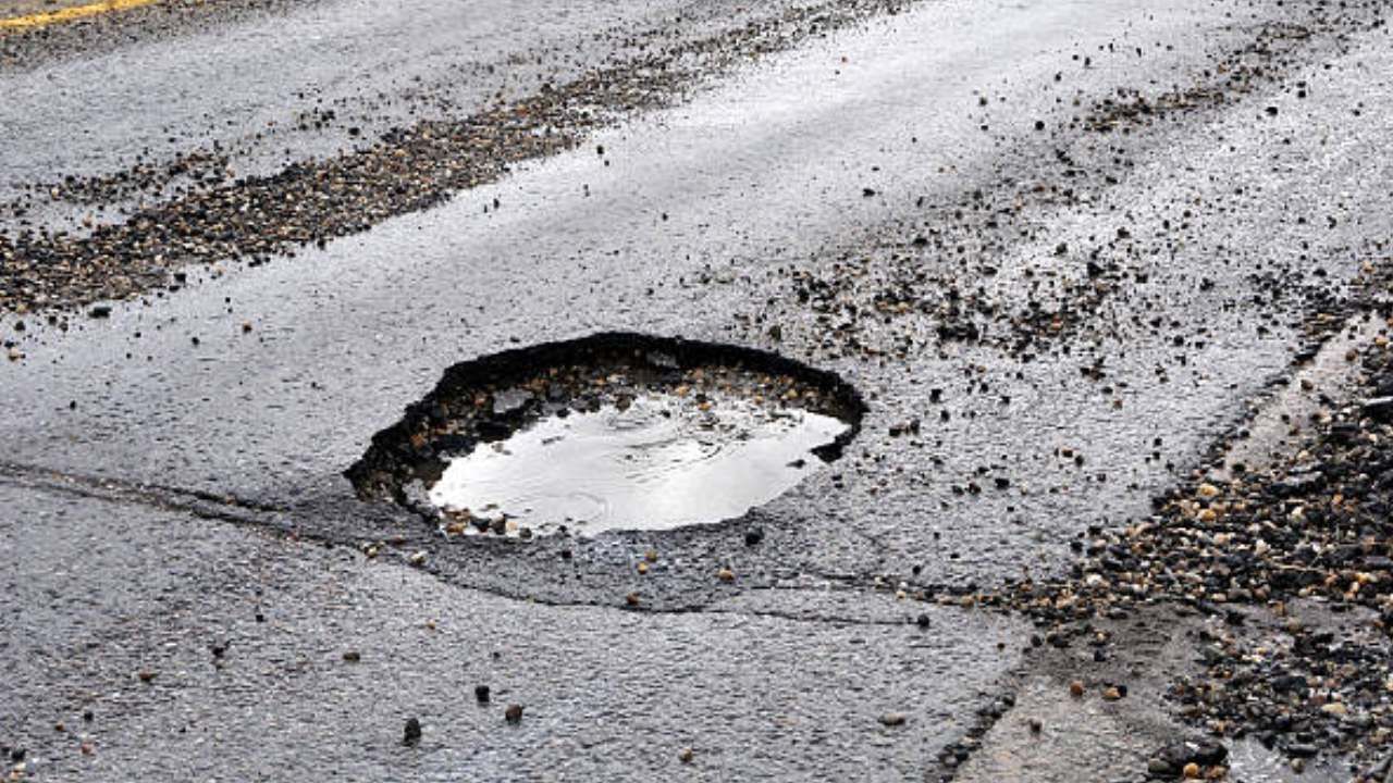 ಬೆಂಗಳೂರಿನಲ್ಲಿ ವಿಳಂಬ ಕಾಮಗಾರಿಗಳಿಂದ ಅವಾಂತರ: ಸರ್ಕಾರಕ್ಕೆ ಹೋಟೆಲ್ ಉದ್ಯಮಿಗಳಿಂದ ಪತ್ರ, 50% ತೆರಿಗೆ ವಿನಾಯಿತಿಗೆ ಆಗ್ರಹ ಬೆಂಗಳೂರಿನಲ್ಲಿ ವಿಳಂಬ ಕಾಮಗಾರಿಗಳಿಂದ ಅವಾಂತರ: ಸರ್ಕಾರಕ್ಕೆ ಹೋಟೆಲ್ ಉದ್ಯಮಿಗಳಿಂದ ಪತ್ರ, 50% ತೆರಿಗೆ ವಿನಾಯಿತಿಗೆ ಆಗ್ರಹ