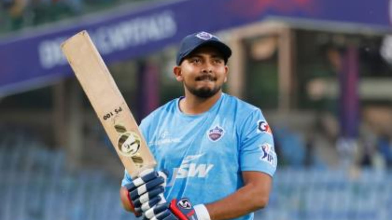 ಈ ಪಟ್ಟಿಯಲ್ಲಿ ಡೆಲ್ಲಿ ಕ್ಯಾಪಿಟಲ್ಸ್ ಕೂಡ ಸೇರಿದೆ. ಡೆಲ್ಲಿ ತಂಡ ಕೂಡ ಪ್ಲೇಆಫ್‌ಗೆ ತಲುಪಲು ಸಾಧ್ಯವಾಗಲಿಲ್ಲ. ಈ ಇಡೀ ಆವೃತ್ತಿಯಲ್ಲಿ 4 ವಿಭಿನ್ನ ಆಟಗಾರರನ್ನು ಆರಂಭಿಕರನ್ನಾಗಿ ಡೆಲ್ಲಿ ಕಣಕ್ಕಿಳಿಸಿತು. ಅದರಲ್ಲಿ ಫಾಫ್ ಡು ಪ್ಲೆಸಿಸ್ 9 ಇನ್ನಿಂಗ್ಸ್‌ಗಳಲ್ಲಿ 202 ರನ್ ಗಳಿಸಿದರೆ, ಜ್ಯಾಕ್ ಫ್ರಾಂಜರ್-ಮೆಕ್‌ಗುರ್ಕ್ 6 ಪಂದ್ಯಗಳಲ್ಲಿ ಕೇವಲ 55 ರನ್ ಬಾರಿಸಿದರು. ಕೆಎಲ್ ರಾಹುಲ್ 539 ರನ್ ಗಳಿಸಿದರೆ, ಅಭಿಷೇಕ್ ಪೊರೆಲ್ 301 ರನ್ ಗಳಿಸಿದರು. ಹೀಗಾಗಿ ಸ್ಥಿರ ಆರಂಭ ನೀಡುವ ಮತ್ತೊಬ್ಬ ಆರಂಭಿಕ ಆಟಗಾರ ಡೆಲ್ಲಿ ತಂಡಕ್ಕೆ ಅಗತ್ಯವಾಗಿದೆ.