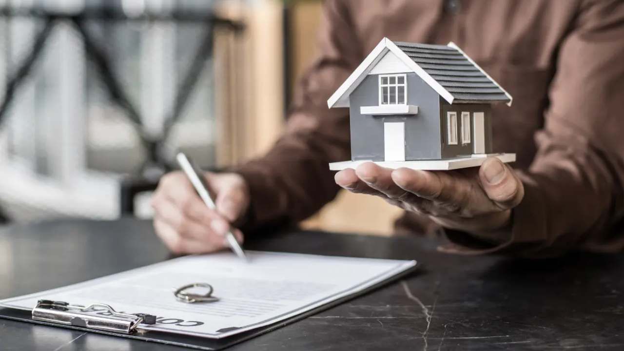 ಬೆಲೆ ಏರಿಕೆ ಮಧ್ಯೆ ಕರ್ನಾಟಕದ ಜನತೆಗೆ ಮತ್ತೊಂದು ಶಾಕ್: ನಾಳೆಯಿಂದ ಆಸ್ತಿ ನೋಂದಣಿ ಶುಲ್ಕ ದುಪ್ಪಟ್ಟು ಬೆಲೆ ಏರಿಕೆ ಮಧ್ಯೆ ಕರ್ನಾಟಕದ ಜನತೆಗೆ ಮತ್ತೊಂದು ಶಾಕ್: ನಾಳೆಯಿಂದ ಆಸ್ತಿ ನೋಂದಣಿ ಶುಲ್ಕ ದುಪ್ಪಟ್ಟು 