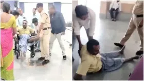 ದಿವ್ಯಾಂಗನನ್ನು ಕಲೆಕ್ಟರ್ ಕಚೇರಿಯಿಂದ ಹೊರದಬ್ಬಿದ ಸಿಬ್ಬಂದಿ ದಿವ್ಯಾಂಗನನ್ನು ಕಲೆಕ್ಟರ್ ಕಚೇರಿಯಿಂದ ಹೊರದಬ್ಬಿದ ಸಿಬ್ಬಂದಿ