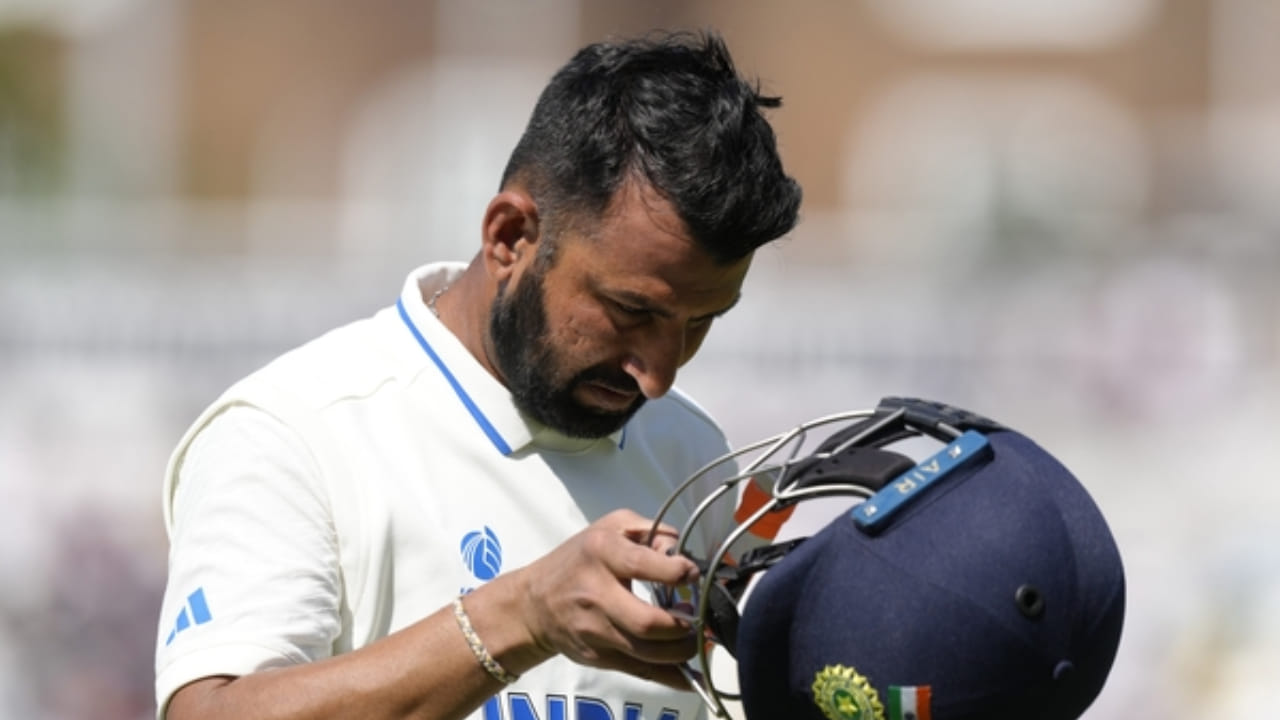 ಟೀಂ ಇಂಡಿಯಾದಲ್ಲಿ ಅವಕಾಶ ಸಿಗದ ಹೊರತಾಗಿಯೂ ದೇಶೀಯ ಕ್ರಿಕೆಟ್ ಆಡುತ್ತಿದ್ದ ಪೂಜಾರಗೆ ಇದೀಗ ದೇಶೀ ತಂಡದಲ್ಲೂ ಸ್ಥಾನ ಸಿಕ್ಕಿಲ್ಲ. ವಾಸ್ತವವಾಗಿ ಆಗಸ್ಟ್ 28 ರಿಂದ ಪ್ರಾರಂಭವಾಗುವ ದೇಶೀ ಟೂರ್ನಮೆಂಟ್‌ ದುಲೀಪ್ ಟ್ರೋಫಿಗೆ ಪೂಜಾರರನ್ನು ಆಯ್ಕೆ ಮಾಡಿಲ್ಲ. ಬಹುಶಃ ಅದಕ್ಕಾಗಿಯೇ ಪೂಜಾರ ನಿವೃತ್ತಿ ಘೋಷಿಸಿರಬಹುದು ಎಂಬುದು ಅನುಭವಿಗಳ ಅಭಿಪ್ರಾಯವಾಗಿದೆ.