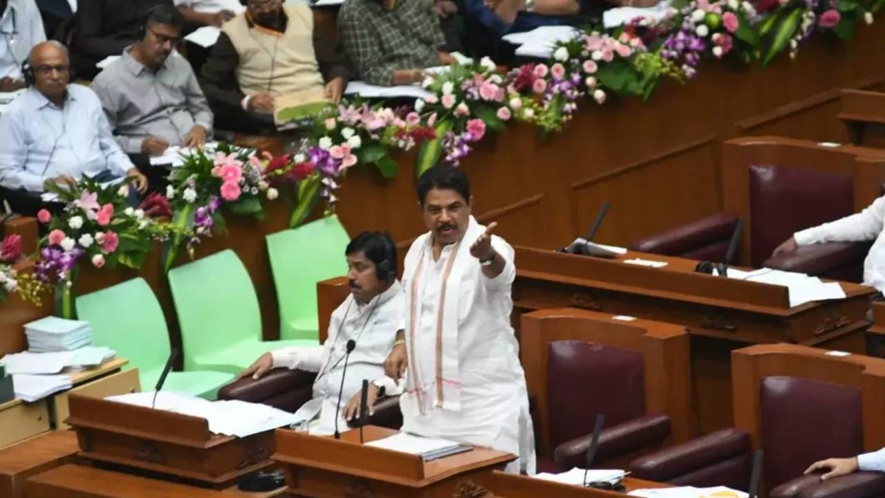 ಸಿಎಂ ಸಿದ್ದರಾಮಯ್ಯ ಪರ ಇದ್ದ ರಾಜಣ್ಣ ರಾಜೀನಾಮೆ ಏಕೆ? ಸದನದಲ್ಲಿ ಅಶೋಕ್​ ಪ್ರಶ್ನೆ