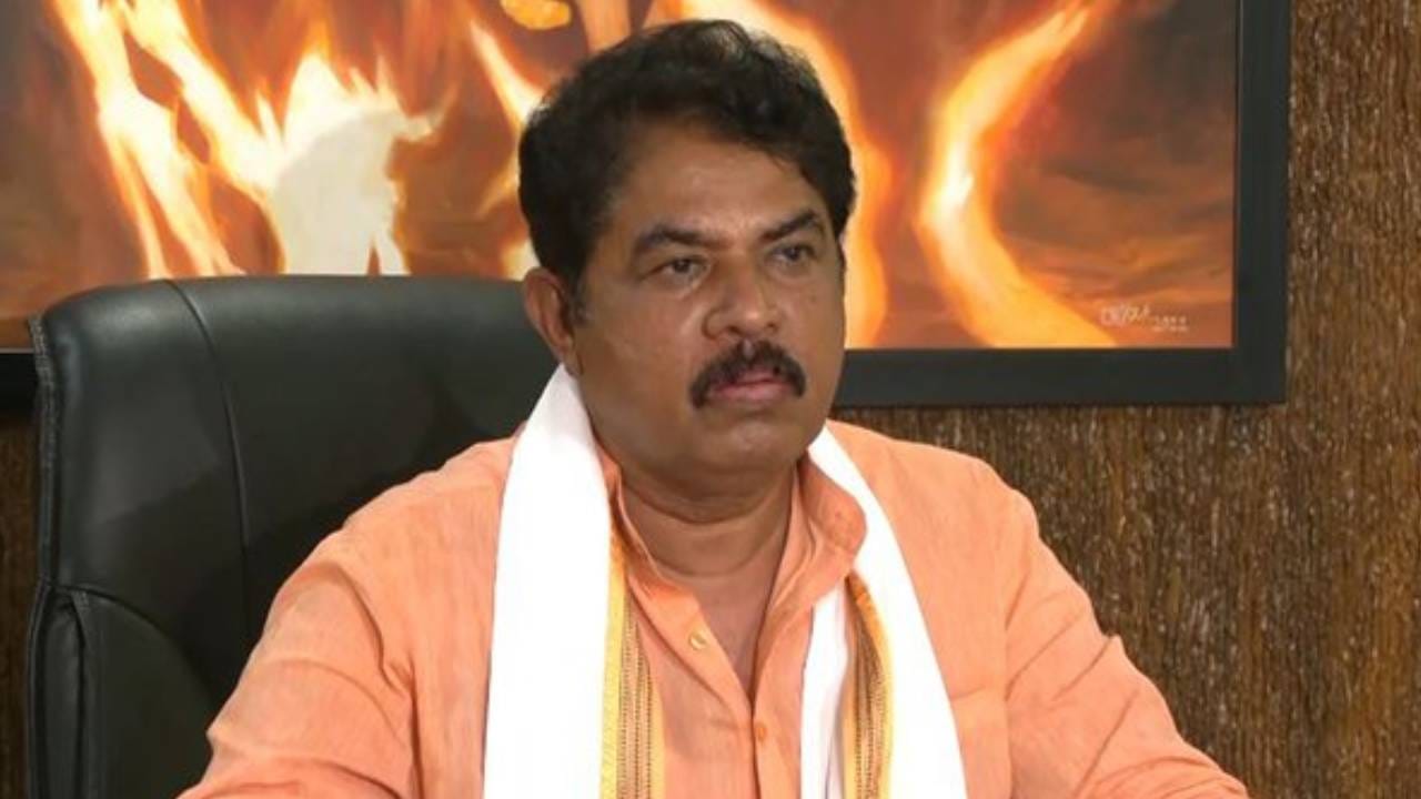 ಮತಗಳ್ಳತನ: ಪಕ್ಷವನ್ನ ಮುಜುಗರಕ್ಕೀಡು ಮಾಡಿದ ಸಚಿವ ರಾಜಣ್ಣ, ಇದನ್ನೇ ಅಸ್ತ್ರವಾಗಿಸಿಕೊಂಡ ಬಿಜೆಪಿ ಮತಗಳ್ಳತನ: ಪಕ್ಷವನ್ನ ಮುಜುಗರಕ್ಕೀಡು ಮಾಡಿದ ಸಚಿವ ರಾಜಣ್ಣ, ಇದನ್ನೇ ಅಸ್ತ್ರವಾಗಿಸಿಕೊಂಡ ಬಿಜೆಪಿ