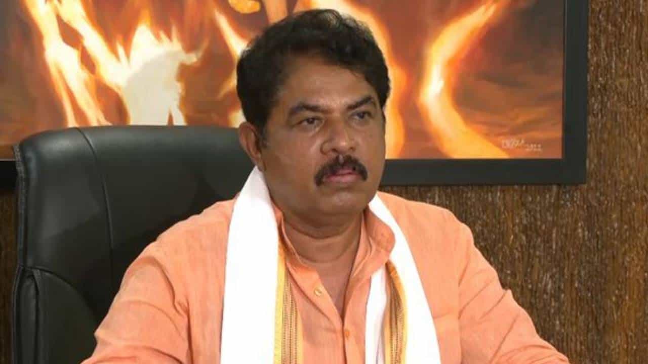 ಮತಗಳ್ಳತನ: ಪಕ್ಷವನ್ನ ಮುಜುಗರಕ್ಕೀಡು ಮಾಡಿದ ಸಚಿವ ರಾಜಣ್ಣ, ಇದನ್ನೇ ಅಸ್ತ್ರವಾಗಿಸಿಕೊಂಡ ಬಿಜೆಪಿ ಮತಗಳ್ಳತನ: ಪಕ್ಷವನ್ನ ಮುಜುಗರಕ್ಕೀಡು ಮಾಡಿದ ಸಚಿವ ರಾಜಣ್ಣ, ಇದನ್ನೇ ಅಸ್ತ್ರವಾಗಿಸಿಕೊಂಡ ಬಿಜೆಪಿ