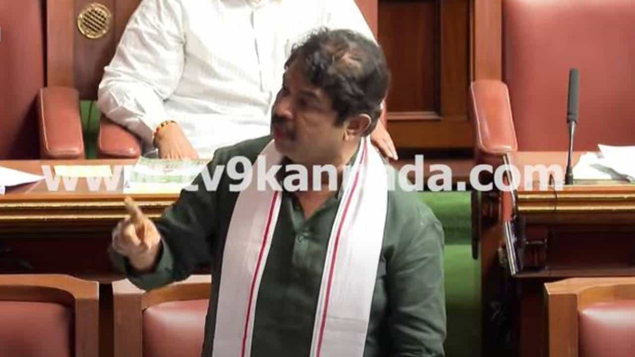 Karnataka Assembly session: ರಾಜಣ್ಣರನ್ನು ಸಂಪುಟದಿಂದ ವಜಾ ಮಾಡಿರುವುದಕ್ಕೆ ವಿವರಣೆ ಕೇಳಿದ ವಿಪಕ್ಷ ನಾಯಕರು Karnataka Assembly session: ರಾಜಣ್ಣರನ್ನು ಸಂಪುಟದಿಂದ ವಜಾ ಮಾಡಿರುವುದಕ್ಕೆ ವಿವರಣೆ ಕೇಳಿದ ವಿಪಕ್ಷ ನಾಯಕರು