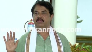 Video: ದಾರಿಯುಲ್ಲಿ ಹೋಗುತ್ತಿದ್ದ ವ್ಯಕ್ತಿಯ ಮುಖ ಕಚ್ಚಿದ ಬೀದಿ ನಾಯಿ