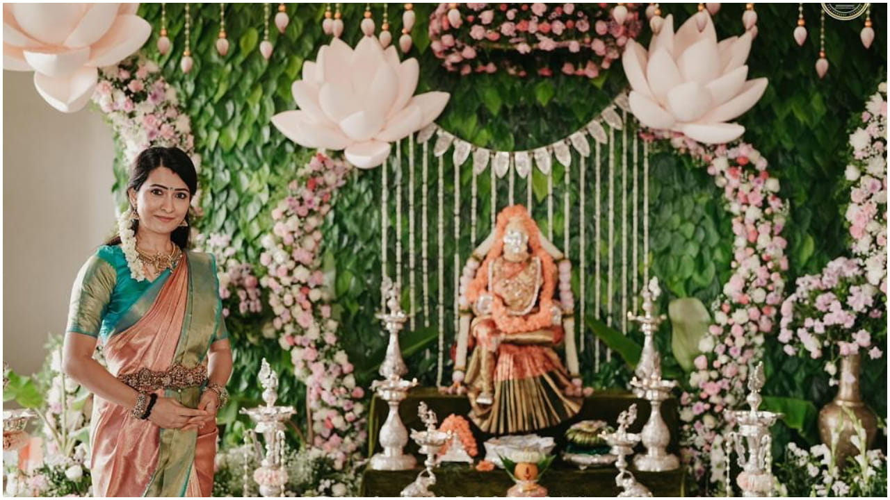 ‘ಸರ್ವರಿಗೂ ವರಮಹಾಲಕ್ಷ್ಮಿ ಹಬ್ಬ ಸುಖ, ಸಮೃದ್ಧಿಯನ್ನು ತರಲಿ. ನಿಮ್ಮ ಹಾಗೂ ನಿಮ್ಮ ಕುಟುಂಬದ ಸಂತೋಷ ಮತ್ತು ಸೌಕರ್ಯ ವೃದ್ಧಿಯಾಗಲಿ. ನಿಮ್ಮೆಲ್ಲರಿಗೂ ವರಮಹಾಲಕ್ಷ್ಮಿ ಹಬ್ಬದ ಆತ್ಮೀಯ ಶುಭಾಶಯಗಳು’ ಎಂದು ರಾಧಿಕಾ ಪಂಡಿತ್ ಹಾರೈಸಿದ್ದಾರೆ.