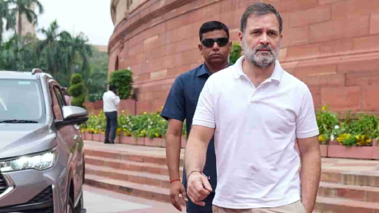 ಚುನಾವಣಾ ಆಯೋಗ ಮತ ಕಳ್ಳತನದಲ್ಲಿ ಭಾಗಿ; ಬಿಹಾರ ಚುನಾವಣೆಗೂ ಮುನ್ನ ಆಟಂ ಬಾಂಬ್ ಹಾಕಿದ ರಾಹುಲ್ ಗಾಂಧಿ!