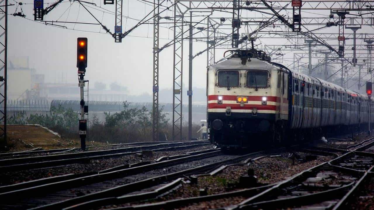 Railway Apprenticeship Jobs 2025: ದಕ್ಷಿಣ ರೈಲ್ವೆಯ ಅಪ್ರೆಂಟಿಸ್‌ಶಿಪ್ ಅಡಿಯಲ್ಲಿ 3518 ಹುದ್ದೆಗಳಿಗೆ ನೇಮಕಾತಿ