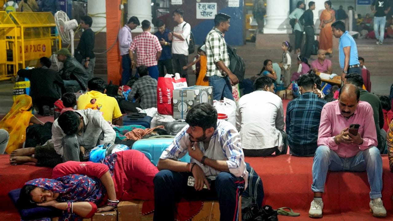 Indian Railways: ಕೇವಲ 45 ಪೈಸೆಗೆ 10 ಲಕ್ಷ ರೂ ಇನ್ಷೂರೆನ್ಸ್; ಇದು ರೈಲು ಪ್ರಯಾಣಿಕರಿಗೆ ಸಿಗೋ ಅವಕಾಶ