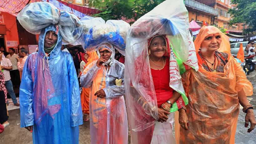 Karnataka Rains: ಕರ್ನಾಟಕದ ಕರಾವಳಿ ಸೇರಿ 23 ಜಿಲ್ಲೆಗಳಲ್ಲಿ ಮುಂದಿನ 48 ಗಂಟೆಗಳ ಕಾಲ ಭಾರಿ ಮಳೆ
