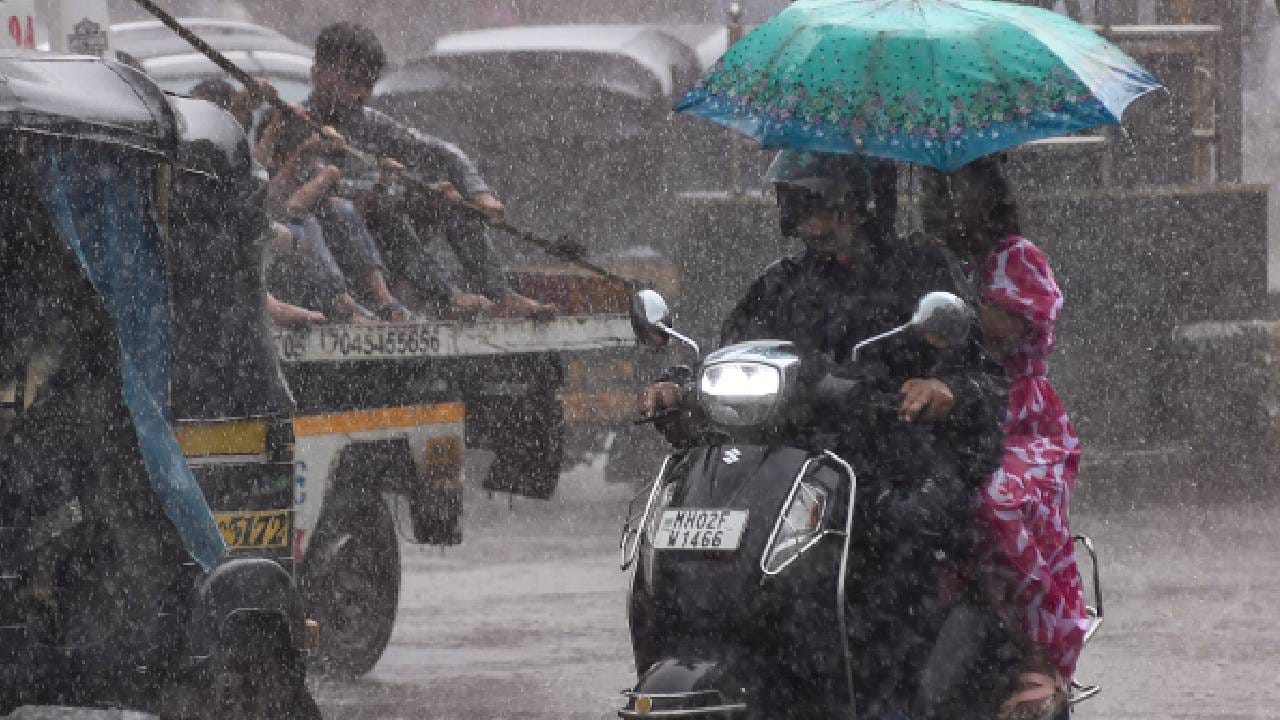Karnataka Rains: ಬೆಂಗಳೂರು ಸೇರಿ ಕರ್ನಾಟಕದ 17 ಜಿಲ್ಲೆಗಳಲ್ಲಿ ಆಗಸ್ಟ್ 17ರವರೆಗೂ ಭಾರಿ ಮಳೆ