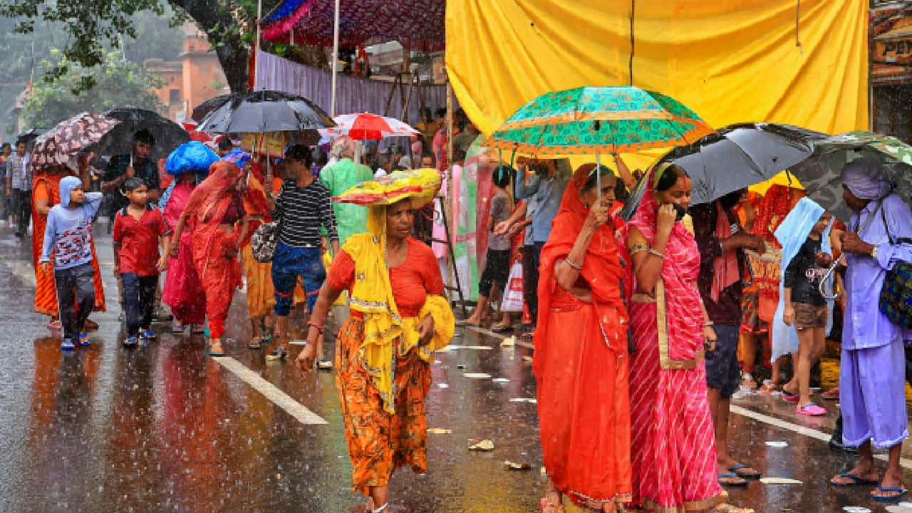 Karnataka Rains: ಬೆಂಗಳೂರಿನಲ್ಲಿ ಆ.19ರವರೆಗೂ ಮಳೆ, 19 ಜಿಲ್ಲೆಗಳಿಗೆ ಯೆಲ್ಲೋ ಅಲರ್ಟ್​​