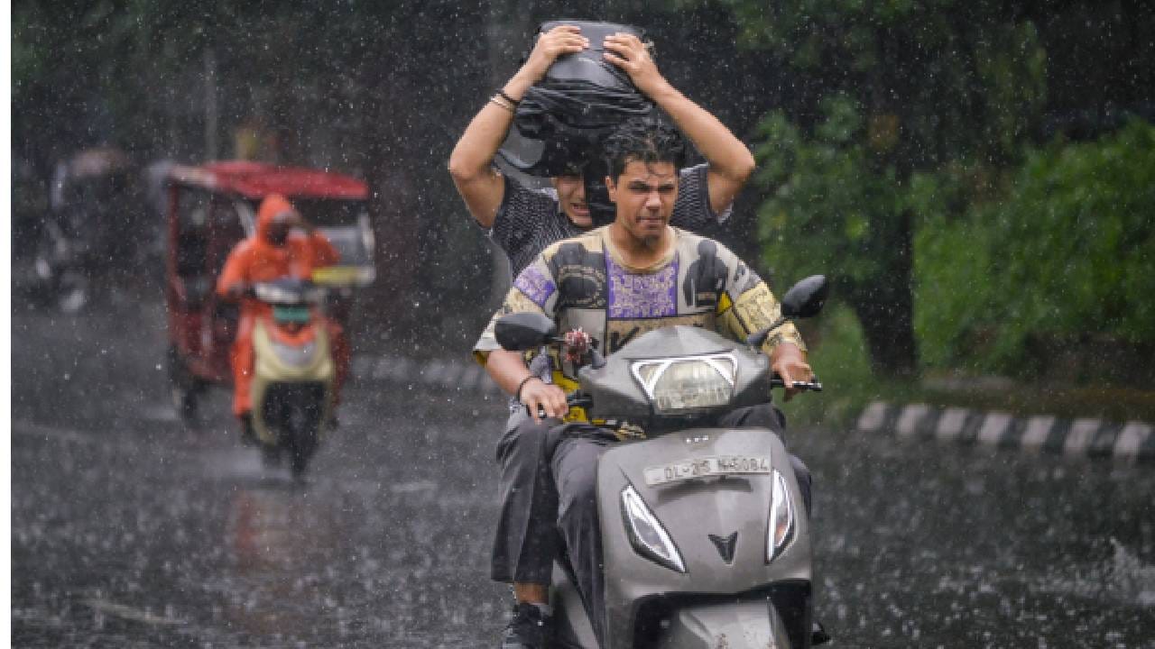 Karnataka Rains: ವಾಯುಭಾರ ಕುಸಿತ, ಕರ್ನಾಟಕದ ಕರಾವಳಿ ಜಿಲ್ಲೆಗಳಲ್ಲಿ ಮುಂಗಾರು ಮತ್ತಷ್ಟು ಚುರುಕು, ಆರೆಂಜ್ ಅಲರ್ಟ್​