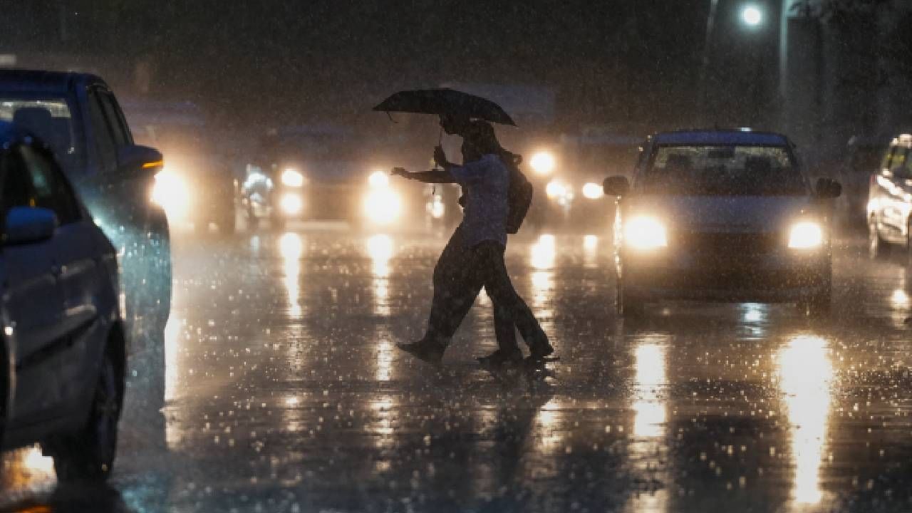 Karnataka Rains: ಕರ್ನಾಟಕದ ಕರಾವಳಿ, ಉತ್ತರ ಒಳನಾಡಿನ ಹಲವೆಡೆ ಭಾರಿ ಮಳೆ ಸಾಧ್ಯತೆ, ಆರೆಂಜ್ ಅಲರ್ಟ್​