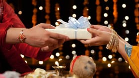 ರಕ್ಷಾ ಬಂಧನದ ದಿನ ನಿಮ್ಮ ಪ್ರೀತಿಯ ಸಹೋದರಿಗೆ ಈ ಉಡುಗೊರೆಗಳನ್ನು ನೀಡಿ