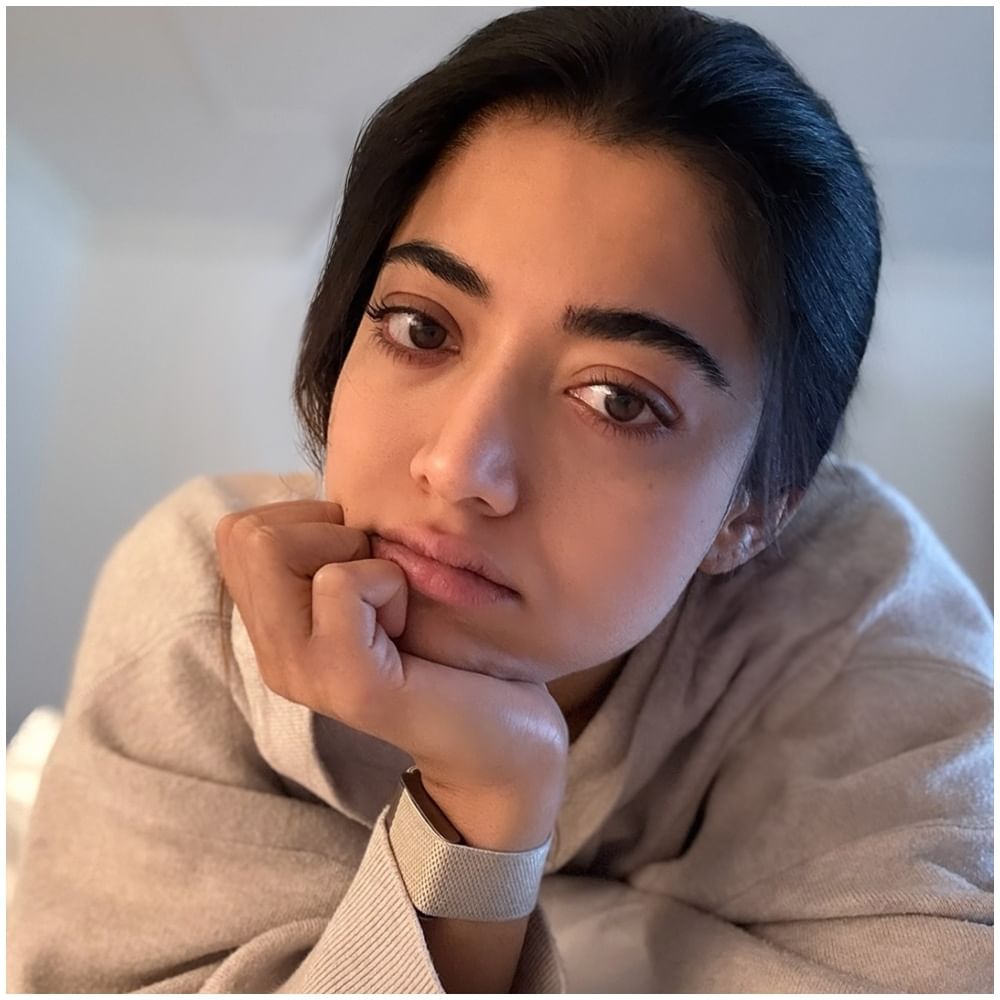 ರಶ್ಮಿಕಾ ಮಂದಣ್ಣ ಅವರು ಬಾಲಿವುಡ್ ಹಾಗೂ ಟಾಲಿವುಡ್​ನಲ್ಲಿ ಬಲು ಬ್ಯುಸಿ. ಅವರ ನಟನೆಯ ‘ಥಮ’ ಸಿನಿಮಾ ರಿಲೀಸ್​ಗೆ ರೆಡಿ ಇದೆ. ದೀಪಾವಳಿಯಲ್ಲಿ ಸಿನಿಮಾ ಬಿಡುಗಡೆ ಕಾಣಲಿದೆ. ಇದು ಹಾರರ್, ಕಾಮಿಡಿ ಸಿನಿಮಾ. ಈ ಚಿತ್ರಕ್ಕಾಗಿ ಫ್ಯಾನ್ಸ್ ಕಾದಿದ್ದಾರೆ.