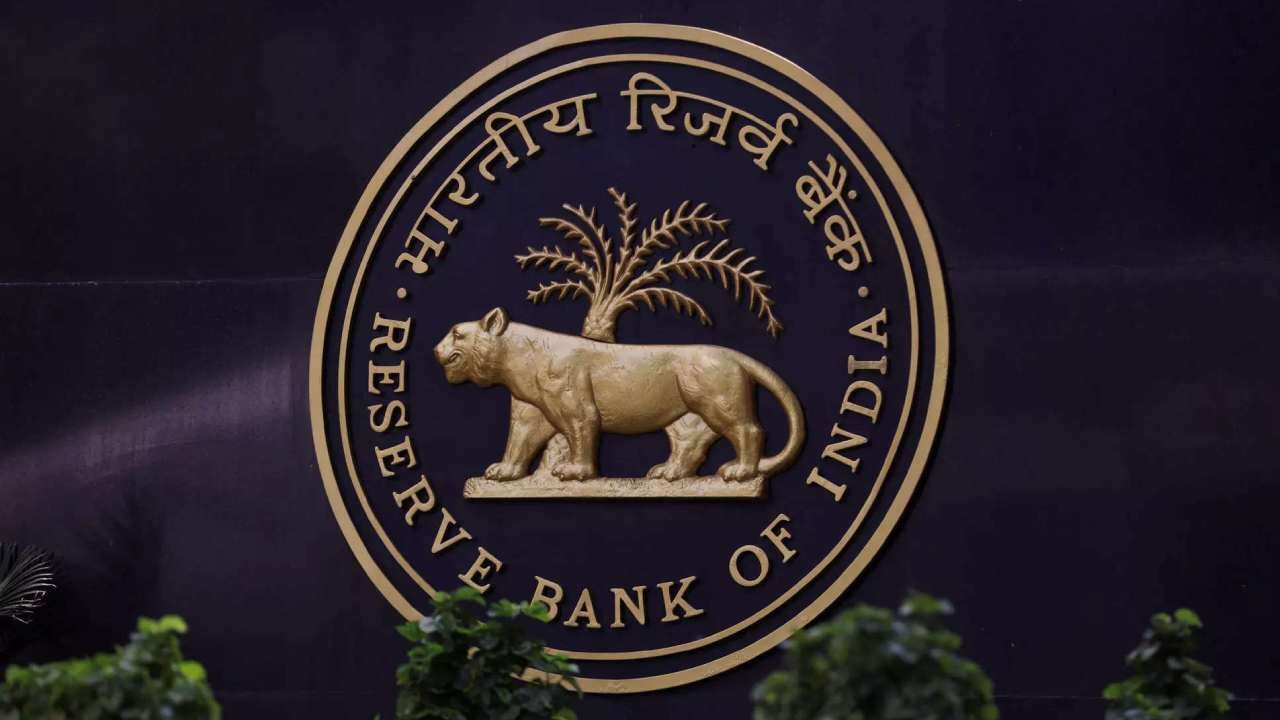 RBI Monetary Policy: ಕೆವೈಸಿಯಿಂದ ಹಿಡಿದು ರೀಟೇಲ್ ಡೈರೆಕ್ಟ್ವರೆಗೆ ಆರ್ಬಿಐನಿಂದ ಮೂರು ಮಹತ್ವದ ಗ್ರಾಹಕಕೇಂದ್ರಿತ ಕ್ರಮಗಳ ಘೋಷಣೆ RBI Monetary Policy: ಕೆವೈಸಿಯಿಂದ ಹಿಡಿದು ರೀಟೇಲ್ ಡೈರೆಕ್ಟ್ವರೆಗೆ ಆರ್ಬಿಐನಿಂದ ಮೂರು ಮಹತ್ವದ ಗ್ರಾಹಕಕೇಂದ್ರಿತ ಕ್ರಮಗಳ ಘೋಷಣೆ