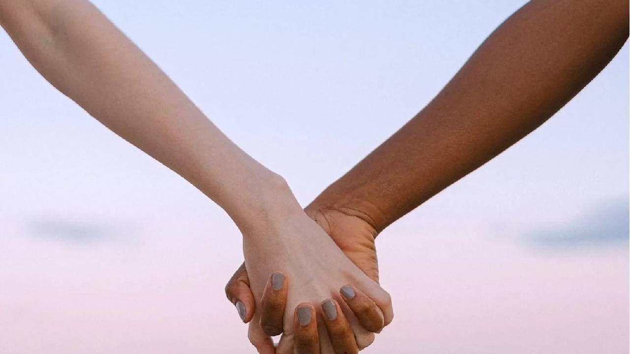 ಮಗಳು ಯಾರೊಟ್ಟಿಗೋ ಲಿವ್-ಇನ್ ಸಂಬಂಧದಲ್ಲಿದ್ದಿದ್ದಕ್ಕೆ ಆಕೆಯ ಕೊಂದು, ಆತ್ಮಹತ್ಯೆಯ ಕಥೆ ಕಟ್ಟಿದ ತಂದೆ ಮಗಳು ಯಾರೊಟ್ಟಿಗೋ ಲಿವ್-ಇನ್ ಸಂಬಂಧದಲ್ಲಿದ್ದಿದ್ದಕ್ಕೆ ಆಕೆಯ ಕೊಂದು, ಆತ್ಮಹತ್ಯೆಯ ಕಥೆ ಕಟ್ಟಿದ ತಂದೆ