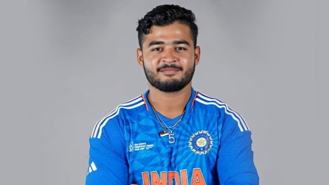 ರಿಯಾನ್ ಪರಾಗ್: ಟೀಮ್ ಇಂಡಿಯಾ ಪರ ರಿಯಾನ್ ಪರಾಗ್ 9 ಟಿ20 ಪಂದ್ಯಗಳನ್ನಾಡಿದ್ದಾರೆ. ಈ ವೇಳೆ ಕಲೆಹಾಕಿರುವುದು ಕೇವಲ 70 ರನ್​ಗಳು ಮಾತ್ರ. ಇನ್ನು ಪಡೆದಿರುವ ವಿಕೆಟ್​ಗಳ ಸಂಖ್ಯೆ 4. ಇದಾಗ್ಯೂ ಆಲ್​ರೌಂಡರ್​ಗಳ ಪಟ್ಟಿಯಲ್ಲಿರುವ ರಿಯಾನ್ ಭಾರತ ಟಿ20 ತಂಡದ ಆಕಾಂಕ್ಷಿಯಾಗಿ ಗುರುತಿಸಿಕೊಂಡಿದ್ದಾರೆ.