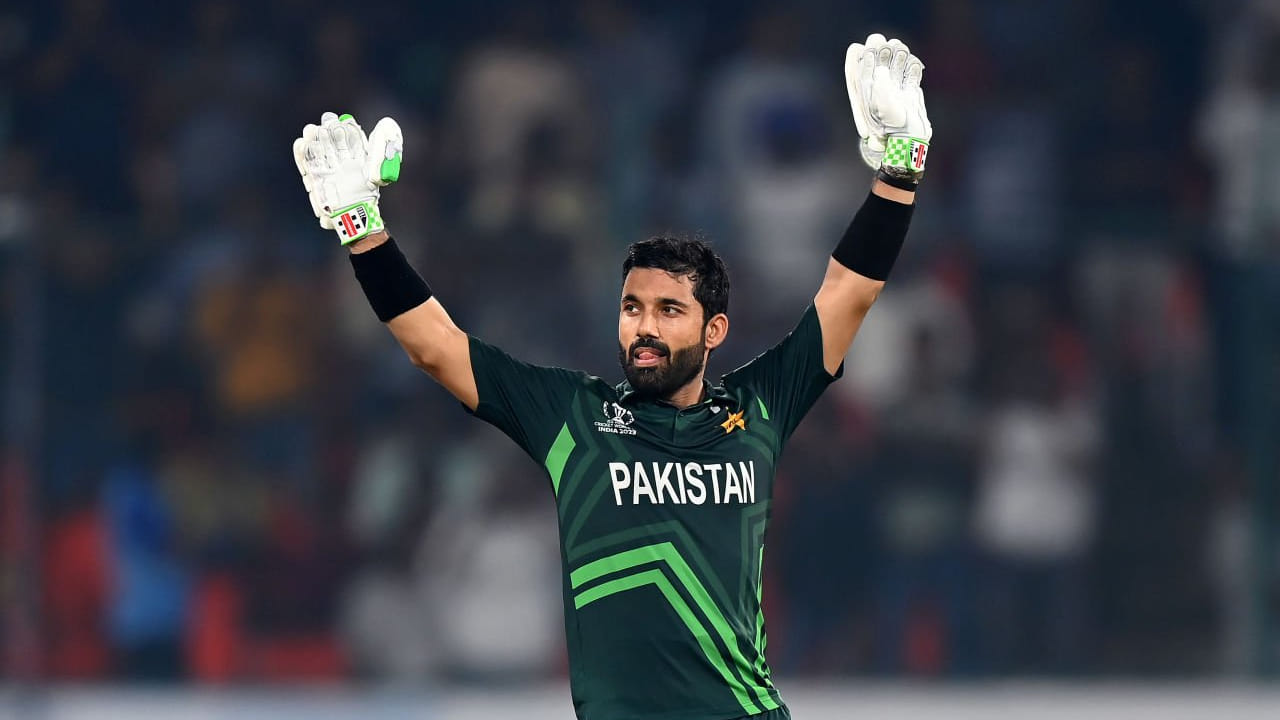 ಈ ಶತಕದೊಂದಿಗೆ ಪಾಕಿಸ್ತಾನ್ ಪರ ಟಿ20 ಕ್ರಿಕೆಟ್​ನಲ್ಲಿ ಅತ್ಯಧಿಕ ಸೆಂಚುರಿ ಸಿಡಿಸಿದ ವಿಕೆಟ್​ ಬ್ಯಾಟರ್​ಗಳ ಪಟ್ಟಿಯಲ್ಲಿ ಮುನೀಬಾ ಅಲಿ ಮೊದಲ ಸ್ಥಾನಕ್ಕೇರಿದ್ದಾರೆ. ಇದಕ್ಕೂ ಮುನ್ನ ಅಗ್ರಸ್ಥಾನದಲ್ಲಿ ಮೊಹಮ್ಮದ್ ರಿಝ್ವಾನ್ ಕಾಣಿಸಿಕೊಂಡಿದ್ದರು. ರಿಝ್ವಾನ್ ಟಿ20 ಕ್ರಿಕೆಟ್​ನಲ್ಲಿ ಒಂದು ಸೆಂಚುರಿ ಈ ದಾಖಲೆ ನಿರ್ಮಿಸಿದ್ದರು.