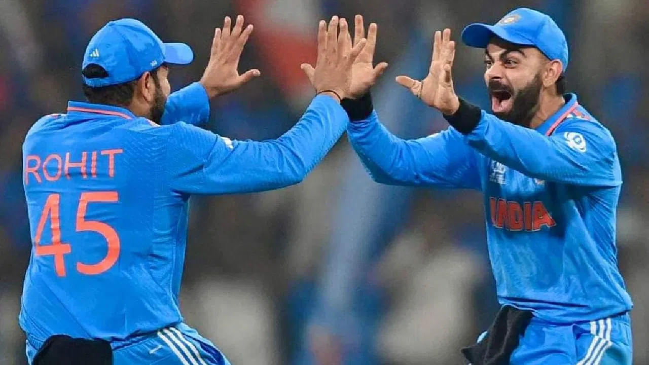 ಅಕ್ಟೋಬರ್​ನಲ್ಲಿ ಭಾರತ ಮತ್ತು ಆಸ್ಟ್ರೇಲಿಯಾ ನಡುವೆ ಏಕದಿನ ಸರಣಿ ನಡೆಯಲಿದೆ. ಈ ಸರಣಿಯ ಮೂಲಕ ರೋಹಿತ್ ಶರ್ಮಾ ಹಾಗೂ ವಿರಾಟ್ ಕೊಹ್ಲಿ ಕಂಬ್ಯಾಕ್ ಮಾಡಲಿರುವುದು ಖಚಿತವಾಗಿದೆ. ಆಸ್ಟ್ರೇಲಿಯಾ ವಿರುದ್ಧದ ಸರಣಿಗಾಗಿ ಇಂದು (ಅ.4) ಭಾರತ ತಂಡದ ಘೋಷಣೆಯಾಗಲಿದ್ದು, ಈ ಸರಣಿಯಲ್ಲಿ ಕೊಹ್ಲಿ ಹಾಗೂ ರೋಹಿತ್ ಕಾಣಿಸಿಕೊಳ್ಳಲಿದ್ದಾರೆ ಎಂದು ಬಿಸಿಸಿಐ ಮೂಲಗಳು ತಿಳಿಸಿವೆ. ಇದರೊಂದಿಗೆ ಇದೇ ತಿಂಗಳು ರೋಹಿತ್ ಶರ್ಮಾ, ವಿರಾಟ್ ಕೊಹ್ಲಿ ಕಂಬ್ಯಾಕ್ ಮಾಡುವುದು ಕನ್ಫರ್ಮ್ ಆದಂತಾಗಿದೆ.