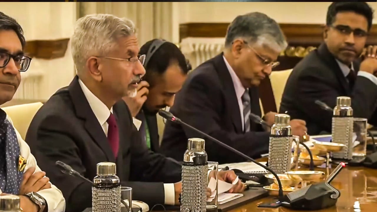 ಭಯೋತ್ಪಾದನಾ ನಿಗ್ರಹಕ್ಕೆ ಆದ್ಯತೆ; ಚೀನಾದ ವಿದೇಶಾಂಗ ಸಚಿವರ ಜೊತೆ ಜೈಶಂಕರ್ ಮಾತುಕತೆ ಭಯೋತ್ಪಾದನಾ ನಿಗ್ರಹಕ್ಕೆ ಆದ್ಯತೆ; ಚೀನಾದ ವಿದೇಶಾಂಗ ಸಚಿವರ ಜೊತೆ ಜೈಶಂಕರ್ ಮಾತುಕತೆ