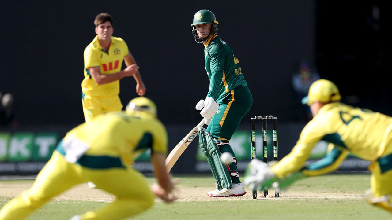 432 ರನ್ ಗಳ ಕಠಿಣ ಗುರಿ ಬೆನ್ನತ್ತಿದ ಸೌತ್ ಆಫ್ರಿಕಾ ತಂಡವು 24.5 ಓವರ್‌ಗಳಲ್ಲಿ ಕೇವಲ 155 ರನ್ ಗಳಿಗೆ ಆಲೌಟ್ ಆಯಿತು. ಈ ಮೂಲಕ ಆಸ್ಟ್ರೇಲಿಯಾ ತಂಡವು 276 ರನ್ ಗಳ ಪ್ರಚಂಡ ಗೆಲುವು ದಾಖಲಿಸಿದೆ. ಈ ಅಮೋಘ ಗೆಲುವಿನೊಂದಿಗೆ ಏಕದಿನ ಕ್ರಿಕೆಟ್​ನಲ್ಲಿ ಸೌತ್ ಆಫ್ರಿಕಾ ತಂಡವನ್ನು ಅತ್ಯಂತ ಹೀನಾಯವಾಗಿ ಸೋಲಿಸಿದ ಹೆಗ್ಗಳಿಕೆಯೊಂದನ್ನು ಆಸ್ಟ್ರೇಲಿಯಾ ತಂಡ ತನ್ನದಾಗಿಸಿಕೊಂಡಿದೆ. ಇದಕ್ಕೂ ಮುನ್ನ ಈ ಕೀರ್ತಿಯು ಟೀಮ್ ಇಂಡಿಯಾದ ಹೆಸರಿನಲ್ಲಿತ್ತು.