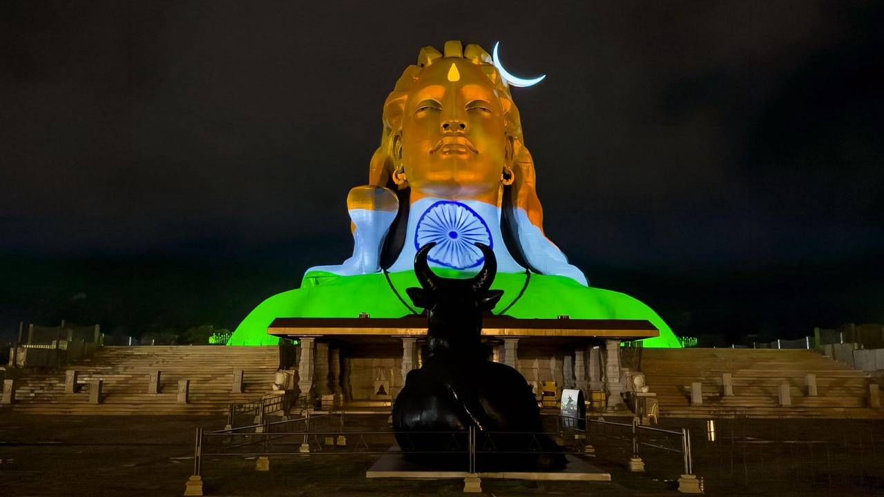 ಉದ್ಯಮ, ಶಿಕ್ಷಣ ಮತ್ತು ನಾವೀನ್ಯತೆಯ ಕ್ಷೇತ್ರಗಳಲ್ಲಿ ಉದಾರೀಕರಣ ನೀತಿಯಿಂದ ಪೂರ್ಣ ಮುಕ್ತತೆಯ ಧೋರಣೆಗೆ ಬದಲಾಗಬೇಕು. ಬಹಳ ಧೈರ್ಯದ, ಆತ್ಮವಿಶ್ವಾಸದ ಮತ್ತು ಸಾಹಸೀ ಮನೋಭಾವದ ಮುಕ್ತ ಉದ್ಯಮಗಳ ಅವಶ್ಯಕತೆ ಭಾರತಕ್ಕೆ ಇದೆ ಎಂದು ಸದ್ಗುರು ಜಗ್ಗಿ ವಾಸುದೇವ್ ಹೇಳಿದ್ದಾರೆ.