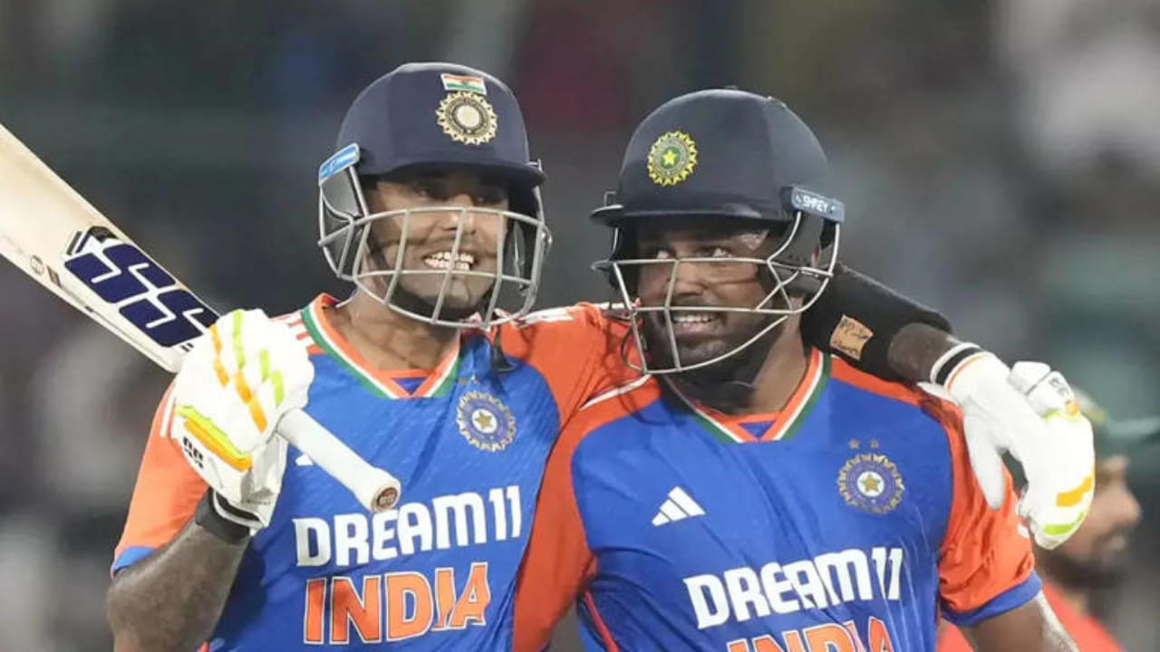 ವಾಸ್ತವವಾಗಿ, ಸಂಜು ಅವರ ಇತ್ತೀಚಿನ ಟಿ20 ಫಾರ್ಮ್ ಸ್ವಲ್ಪ ಕಳಪೆಯಾಗಿದೆ. ಕಳೆದ 5 ಟಿ20 ಇನ್ನಿಂಗ್ಸ್‌ಗಳಲ್ಲಿ ಅವರು ಕೇವಲ 51 ರನ್ ಮಾತ್ರ ಗಳಿಸಿದ್ದಾರೆ. ಆದರೆ ಅದಕ್ಕೂ ಮೊದಲು, ಅವರು ಆಡಿದ 5 ಇನ್ನಿಂಗ್ಸ್‌ಗಳಲ್ಲಿ 3 ಶತಕಗಳನ್ನು ಬಾರಿಸಿದ್ದರು. ಅಂದರೆ, ಸಂಜು ಸ್ಯಾಮ್ಸನ್‌ ಆರಂಭಿಕನಾಗಿ ಅದ್ಭುತ ಪ್ರದರ್ಶನ ನೀಡಿದ್ದಾರೆ ಎನ್ನಬಹುದು.
