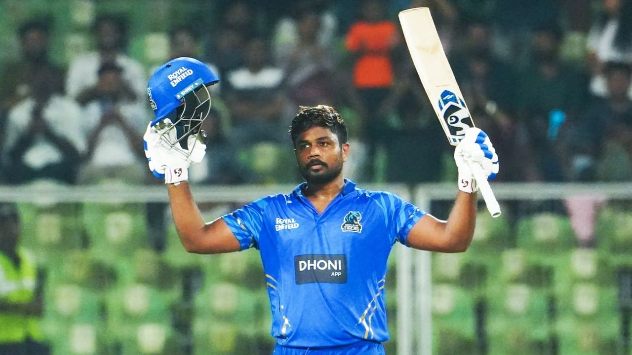 ಇದಕ್ಕೂ ಮುನ್ನ ಕೊಲ್ಲಂ ಸೈಲರ್ಸ್ ವಿರುದ್ಧದ ಪಂದ್ಯದಲ್ಲೂ ಸಂಜು ಸ್ಯಾಮ್ಸನ್ ಆರ್ಭಟಿಸಿದ್ದರು. ಈ ಪಂದ್ಯದಲ್ಲಿ 51 ಎಸೆತಗಳನ್ನು ಎದುರಿಸಿದ್ದ ಸ್ಯಾಮ್ಸನ್ 7 ಭರ್ಜರಿ ಸಿಕ್ಸ್ ಹಾಗೂ 14 ಫೋರ್ ಗಳೊಂದಿಗೆ 121 ರನ್ ಬಾರಿಸಿದ್ದರು. ಇದೀಗ ಮತ್ತೊಮ್ಮೆ ತೂಫಾನ್ ಬ್ಯಾಟಿಂಗ್ ಪ್ರದರ್ಶಿಸಿದ್ದಾರೆ.