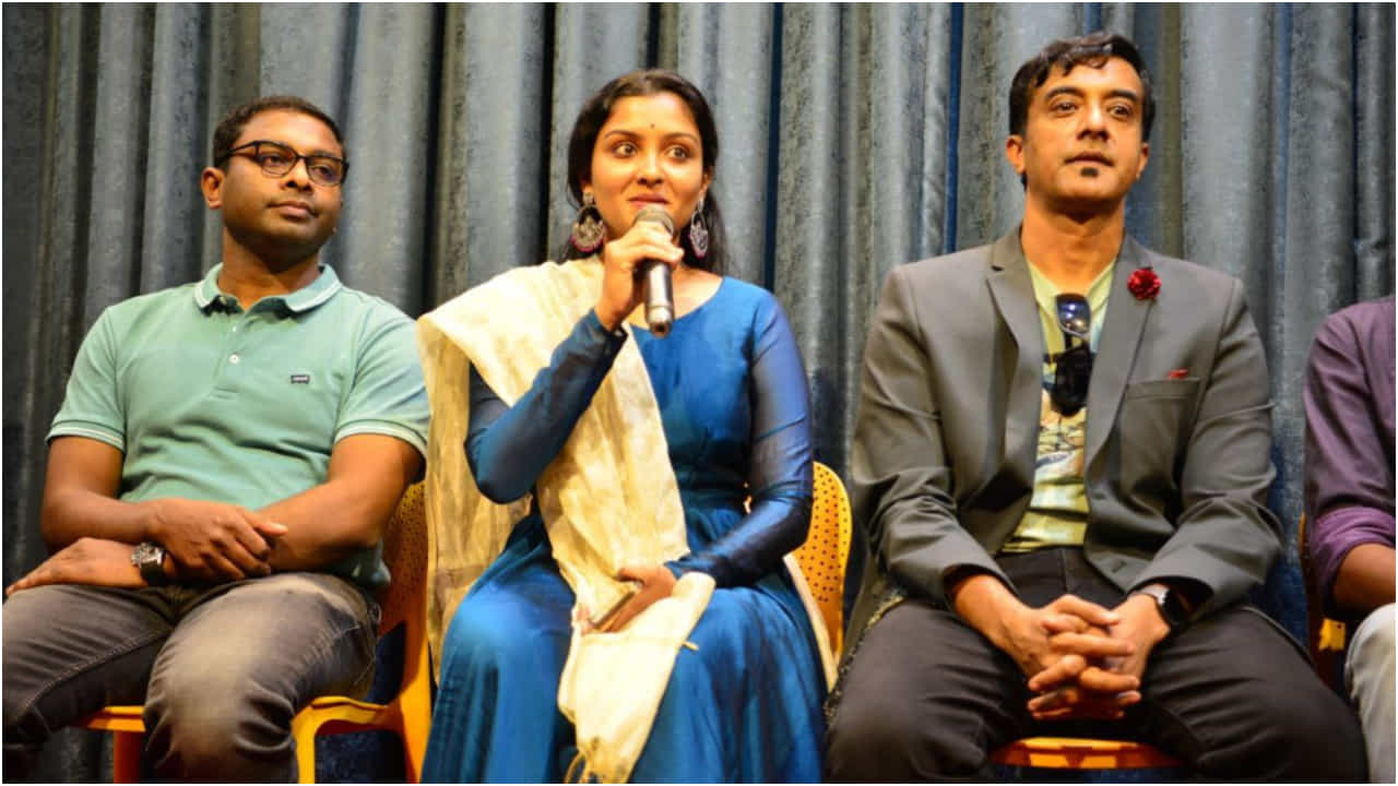 ಕೇವಲ ಎರಡೇ ಪಾತ್ರಗಳಿರುವ ಸಿನಿಮಾ ‘ಸಾರಂಗಿ’: ಏನು ಇದರ ವಿಶೇಷ? ಕೇವಲ ಎರಡೇ ಪಾತ್ರಗಳಿರುವ ಸಿನಿಮಾ ‘ಸಾರಂಗಿ’: ಏನು ಇದರ ವಿಶೇಷ?