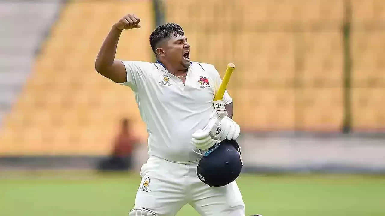 ಬುಚಿ ಬಾಬು 2025 ಪಂದ್ಯಾವಳಿ ಆರಂಭವಾಗಿದೆ. ಈ ಪಂದ್ಯಾವಳಿಯನ್ನು ತಮಿಳುನಾಡು ಕ್ರಿಕೆಟ್ ಅಸೋಸಿಯೇಷನ್ ಆಗಸ್ಟ್ 18 ರಿಂದ ಸೆಪ್ಟೆಂಬರ್ 9 ರವರೆಗೆ ಆಯೋಜಿಸುತ್ತಿದೆ. ಪಂದ್ಯಾವಳಿಯಲ್ಲಿ 16 ತಂಡಗಳು ಭಾಗವಹಿಸುತ್ತಿದ್ದು, ಇವುಗಳನ್ನು ತಲಾ ನಾಲ್ಕು ಗುಂಪುಗಳಾಗಿ ವಿಂಗಡಿಸಲಾಗಿದೆ. ಸುತ್ತು 1 ರಲ್ಲಿ, ಟಿಎನ್ಸಿಎ ಇಲೆವೆನ್ ಮತ್ತು ಮುಂಬೈ ಗೋಜನ್ ಕಾಲೇಜು ಬಿ ಮೈದಾನದಲ್ಲಿ ಸ್ಪರ್ಧಿಸುತ್ತಿವೆ. ಈ ಪಂದ್ಯದ ಮೊದಲ ದಿನದಂದೇ ಸರ್ಫರಾಜ್ ಖಾನ್ ಶತಕ ಬಾರಿಸುವ ಮೂಲಕ ಎಲ್ಲರ ಗಮನ ಸೆಳೆದಿದ್ದಾರೆ.