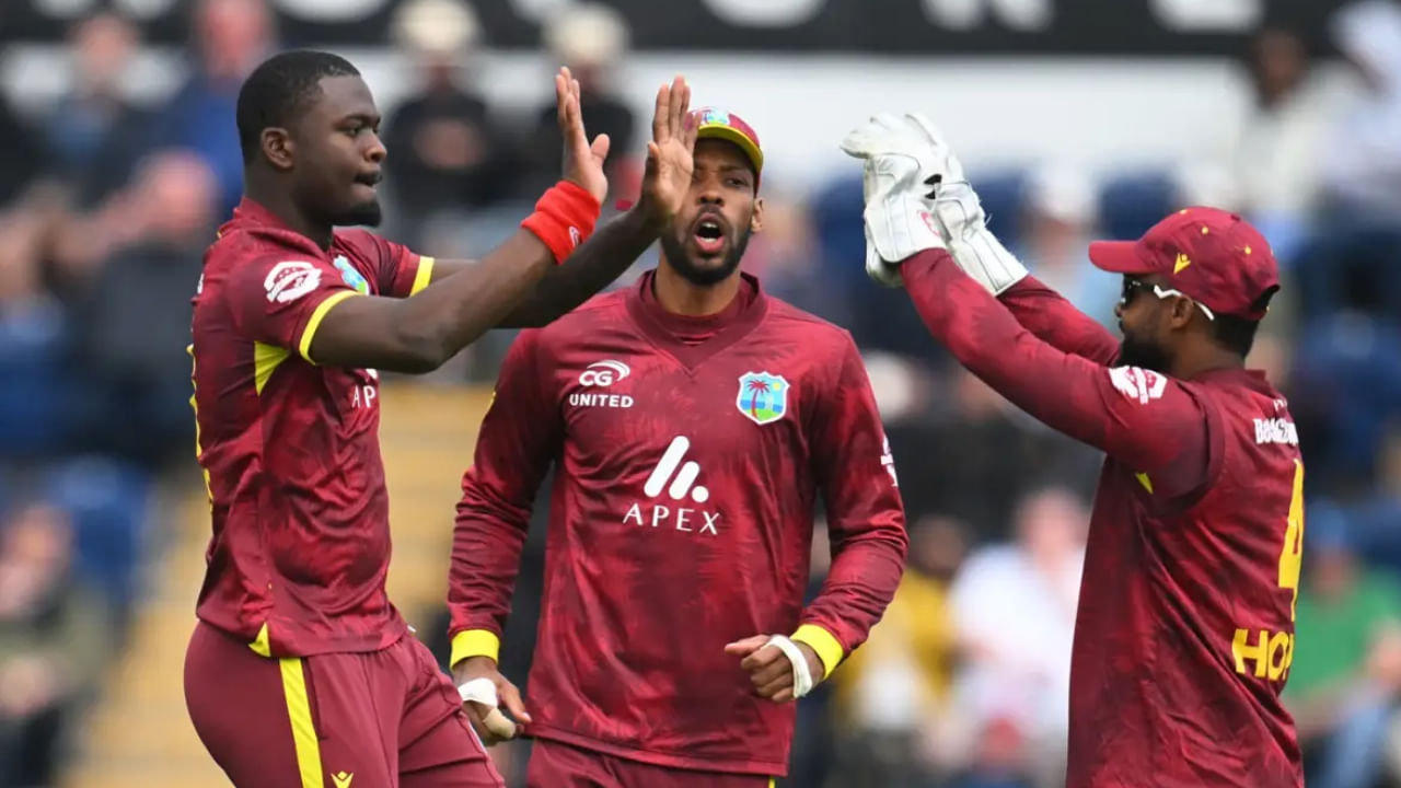 ಹಾಗೆಯೇ ಏಕದಿನ ಕ್ರಿಕೆಟ್ ಇತಿಹಾಸದಲ್ಲಿ ವೆಸ್ಟ್ ಇಂಡೀಸ್, ಪಾಕಿಸ್ತಾನವನ್ನು 200 ಅಥವಾ ಅದಕ್ಕಿಂತ ಹೆಚ್ಚಿನ ರನ್‌ಗಳ ಅಂತರದಿಂದ ಸೋಲಿಸಿದ್ದು ಇದೇ ಮೊದಲು. ಇದಕ್ಕೂ ಮೊದಲು 2015 ರ ಏಕದಿನ ವಿಶ್ವಕಪ್​ನಲ್ಲಿ ವಿಂಡೀಸ್ ಪಡೆ ಪಾಕಿಸ್ತಾನವನ್ನು 150 ರನ್​ಗಳಿಂದ ಸೋಲಿಸಿದ್ದು ಇದುವರೆಗಿನ ದಾಖಲೆಯಾಗಿತ್ತು. ವಾಸ್ತವವಾಗಿ ವಿಂಡೀಸ್ ಹಾಗೂ ಪಾಕ್ ನಡುವೆ 1975 ರಿಂದ ಏಕದಿನ ಸರಣಿಯನ್ನು ಆಡಲಾಗುತ್ತಿದೆ. ಆದರೆ ಮೊದಲ ಬಾರಿಗೆ ವಿಂಡೀಸ್ ತಂಡ ಪಾಕಿಸ್ತಾನ ವಿರುದ್ಧ ಇಷ್ಟು ದೊಡ್ಡ ಗೆಲುವು ದಾಖಲಿಸಿದೆ.